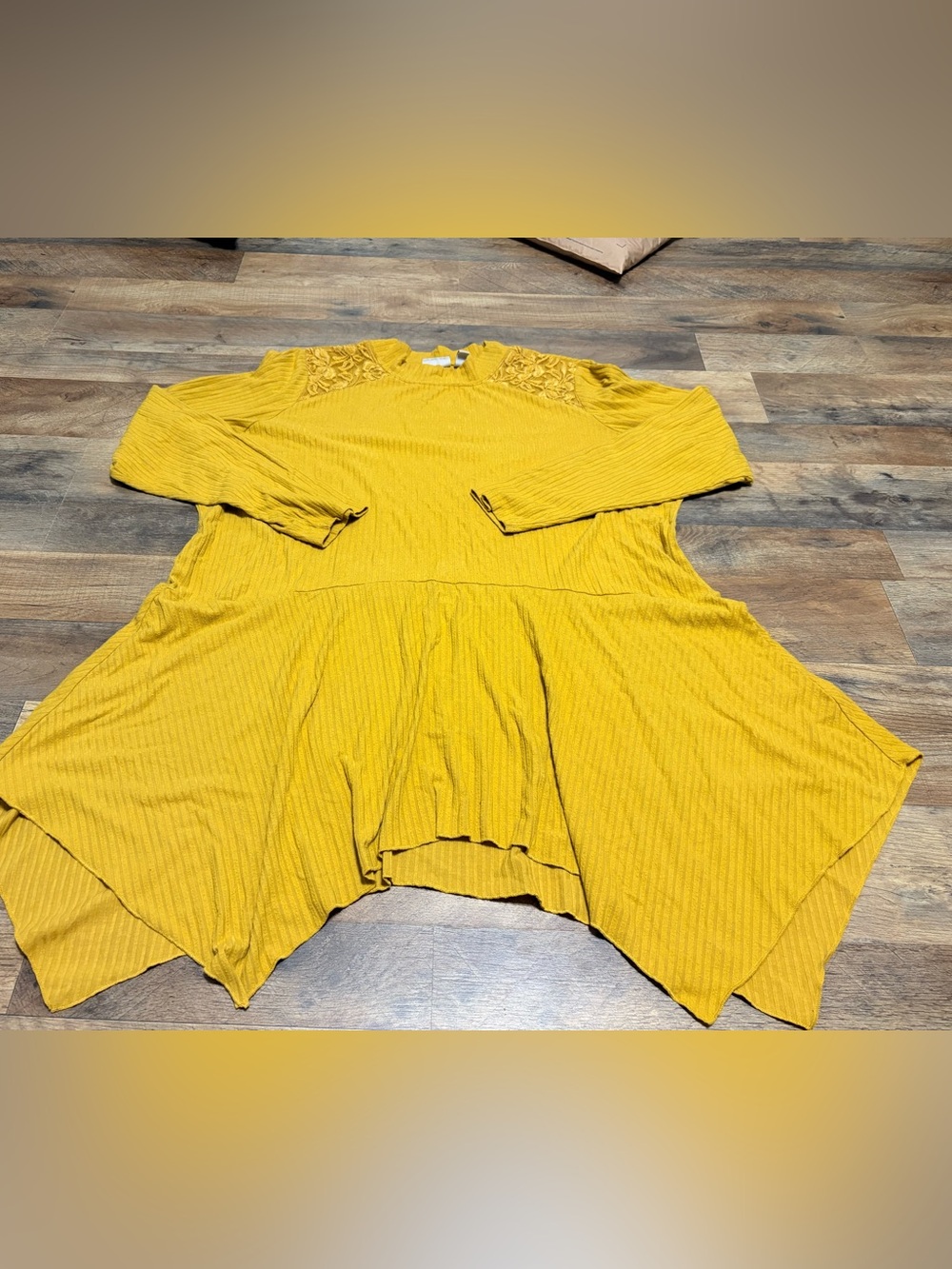 ☀️ LOGO by Lori Goldstein Mustard Yellow Handkerchief Hem Lace Tunic ☀️